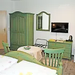 Selliner Am Waldrand * Sellin (Rugen)