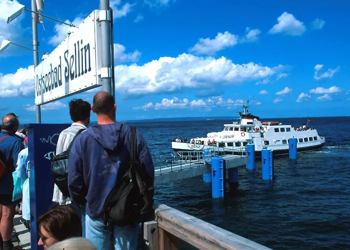 Selliner Am Waldrand * Sellin (Rugen)