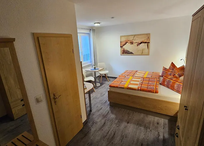 Selliner Am Waldrand * Sellin (Rugen)